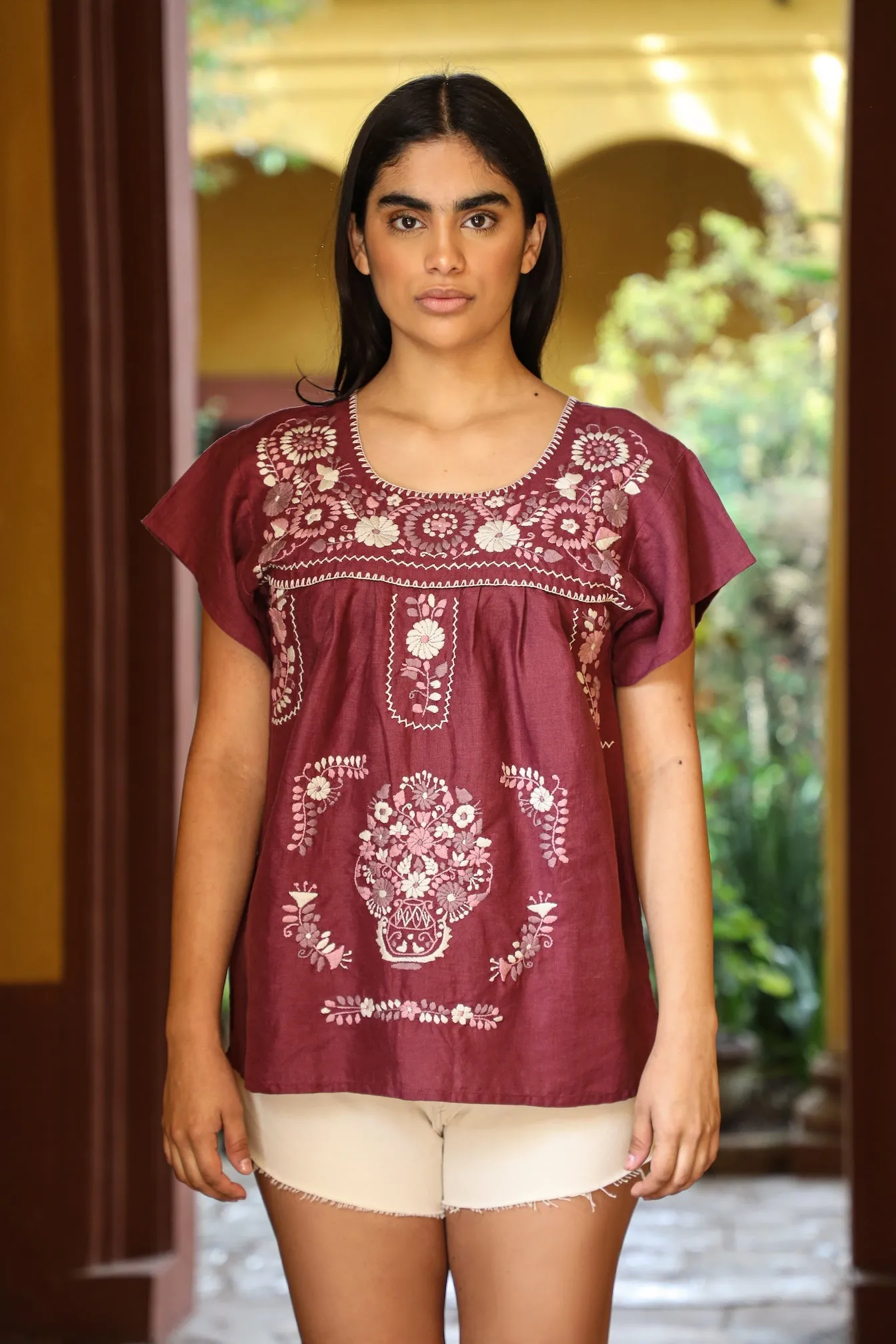 EMBROIDERED LINEN BLOUSE "VINO" IN BORDEAUX