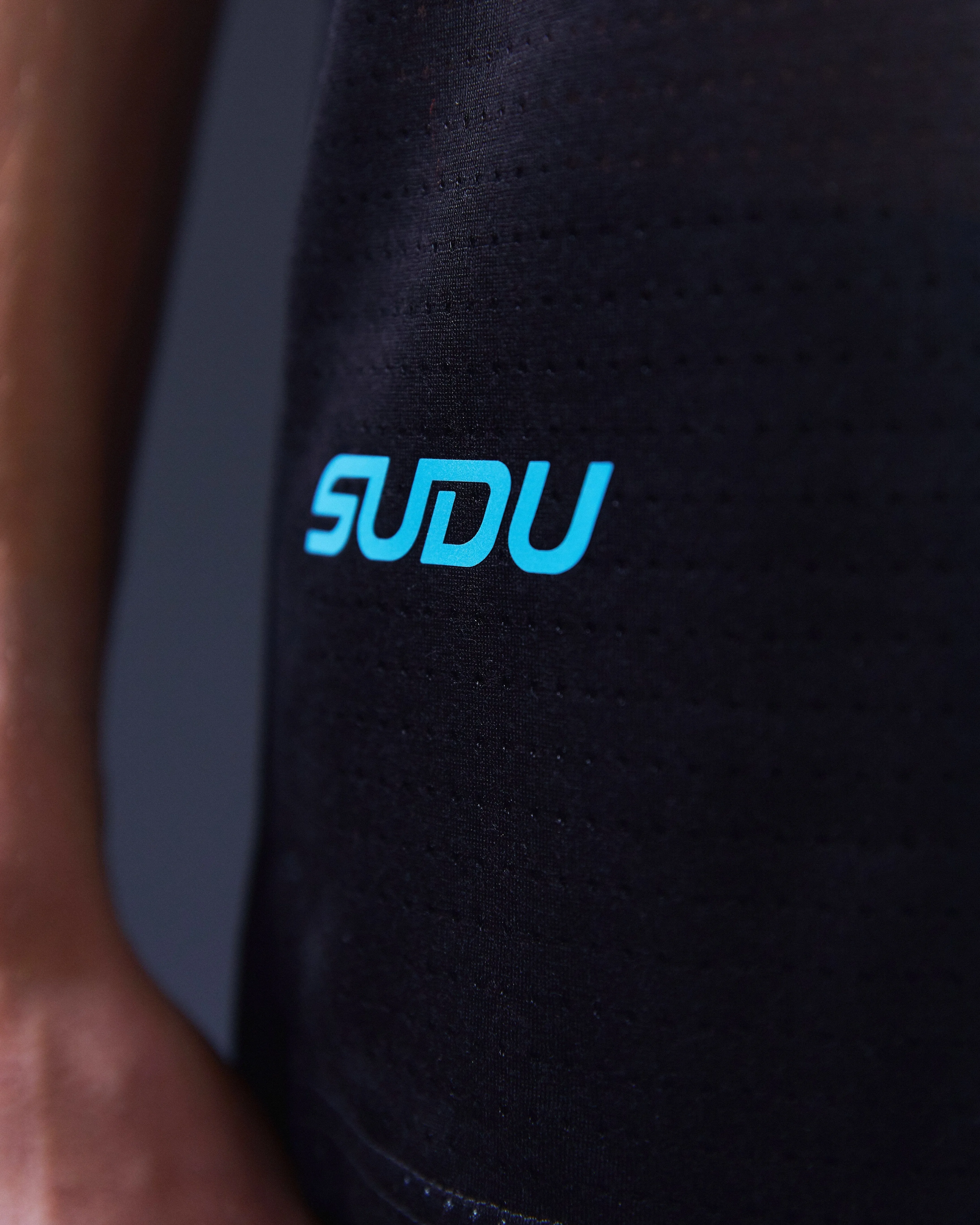 SRT SS 01 Run Short Sleeve T-Shirt - Black/Light Blue